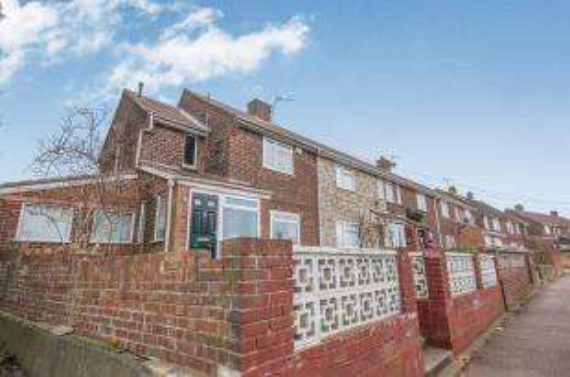 2 Bedroom End of Ter...